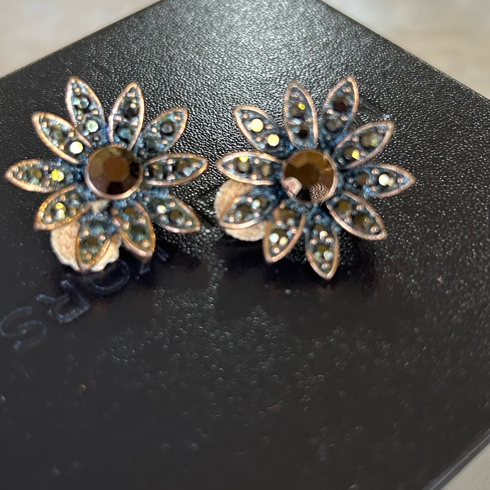 Flowery Blue/Bronze tone clip on earrings